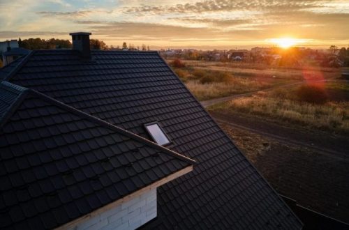 Modernizacja dachu z poszanowaniem lokalnej architektury – praktyczne porady